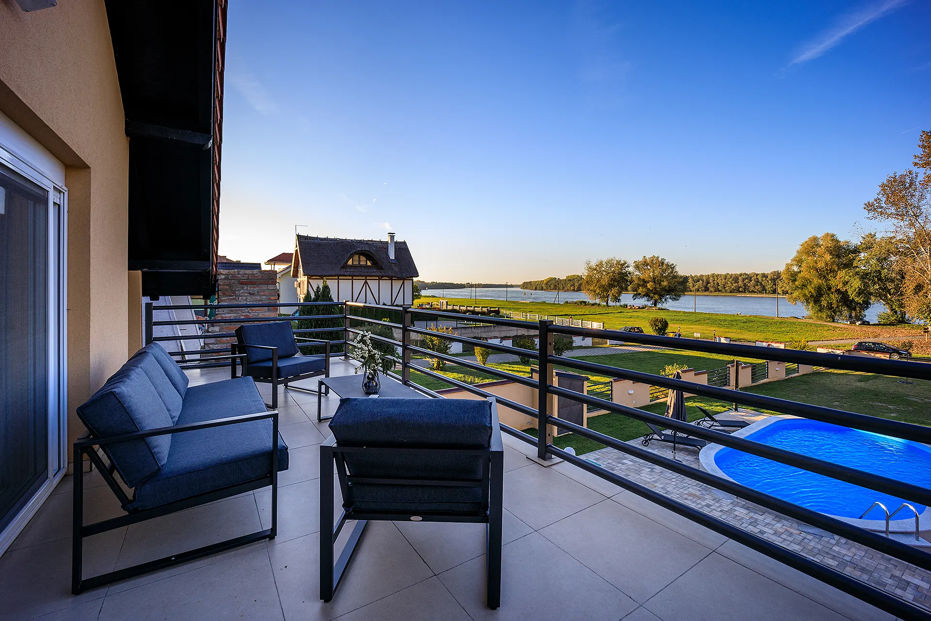 Villa Aljmaš terasa